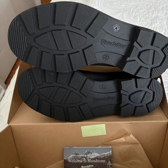Blundstone 510 Chelsea Boots Brand New main image 5